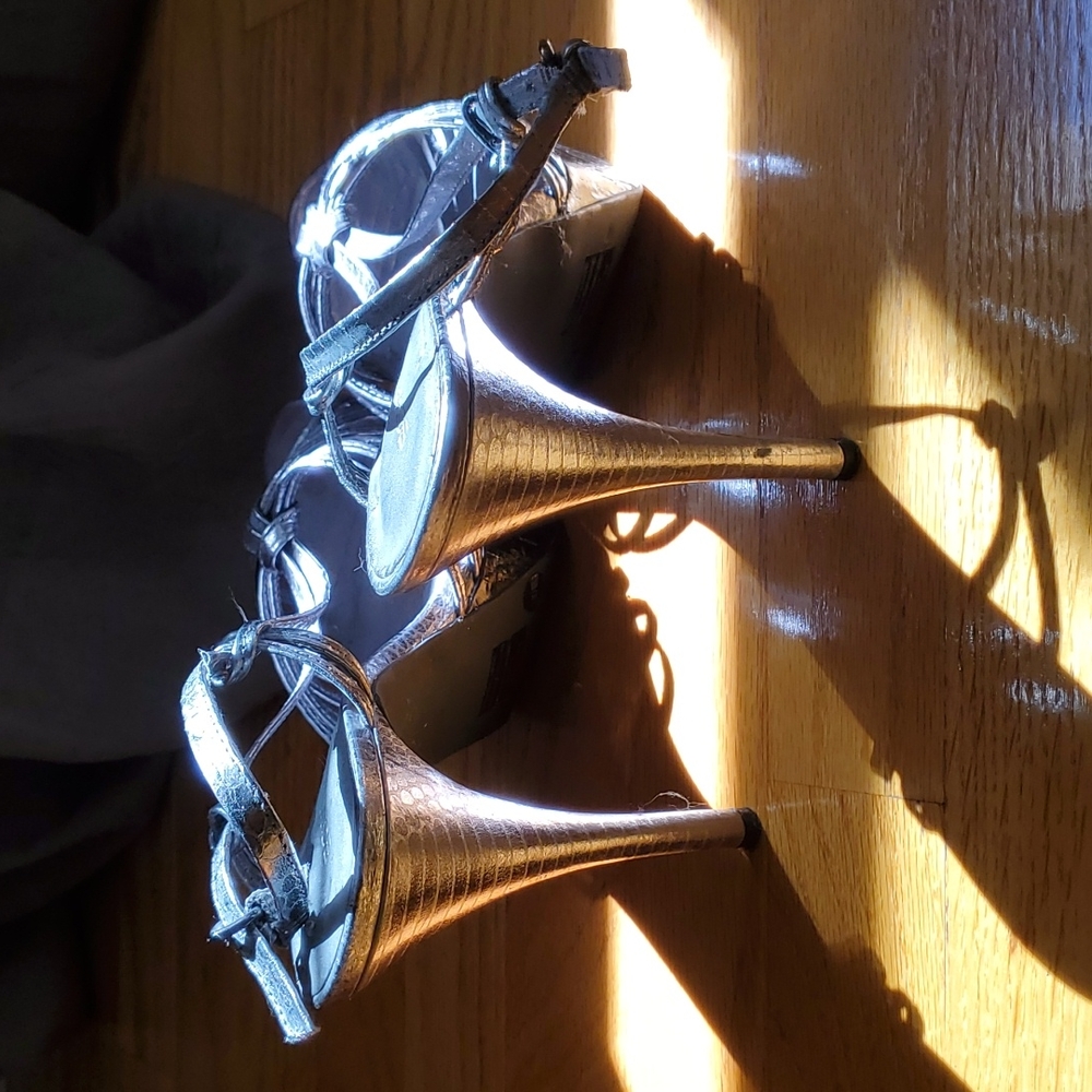 Heels - Picture 2 of 2
